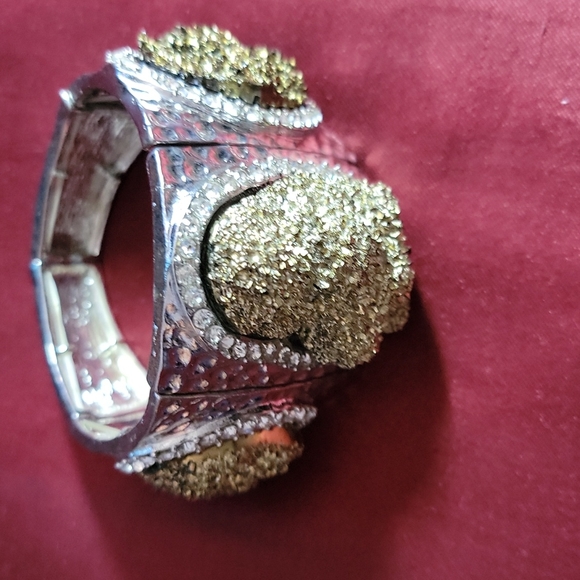 Large Silver and False Fools Gold Statement Braclet - Picture 6 of 6